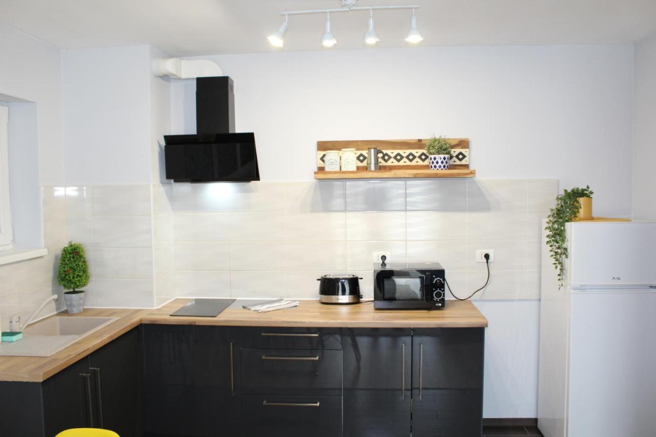 Randevu Apartment Oradea Exterior photo